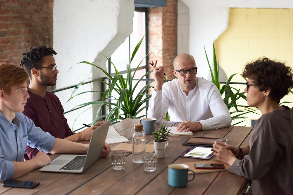 Why Attending HOA Meetings Is Crucial for Homeowners